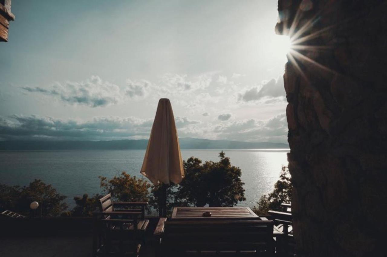 Robinson Sunset Guest House Lagadin Extérieur photo