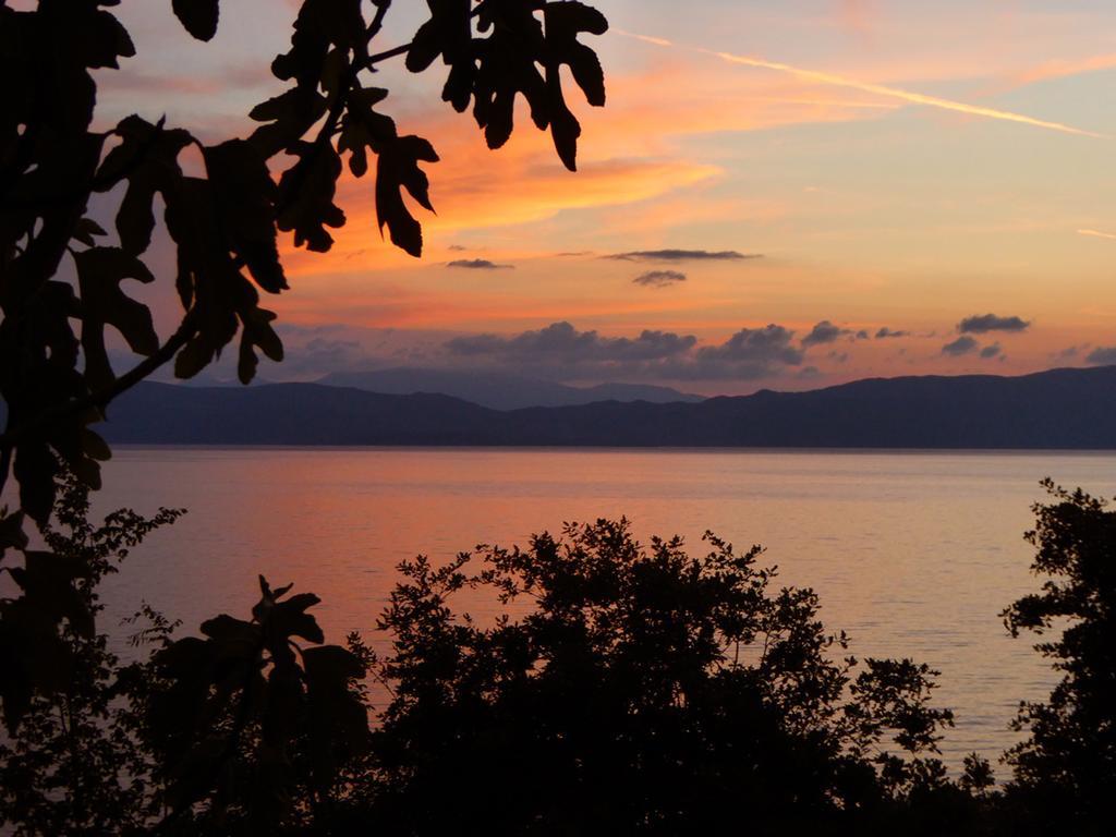Robinson Sunset Guest House Lagadin Extérieur photo